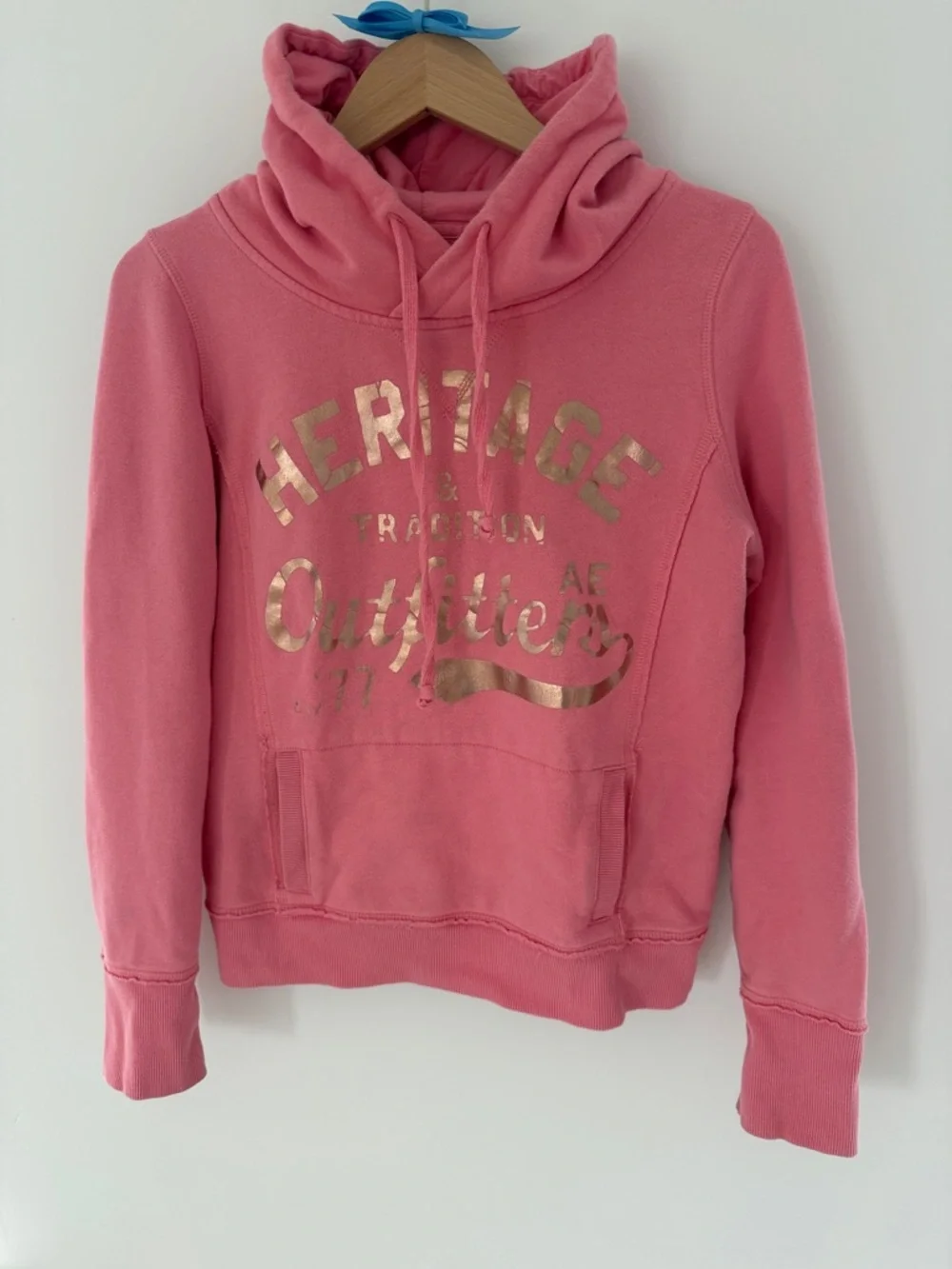 American Eagle Outfitters Pink Funnel Neck Pullover with Gold Logo Size Medium
